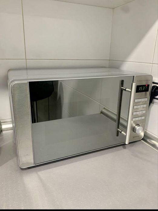 Micro-ondas Cecotec ProClean 5120 com Grill – Semi-novo, em aço inox!