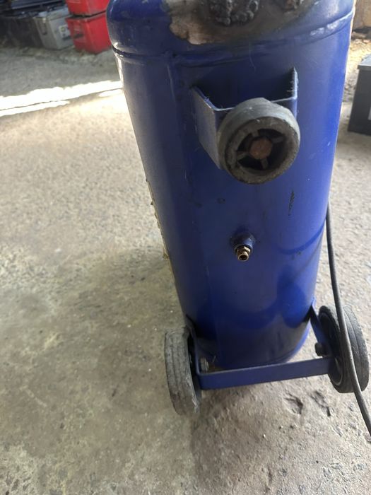 Продам компрессор