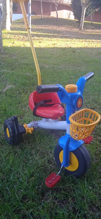 Triciclo infantil