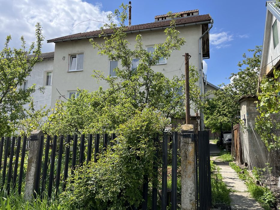 Продається будинок 173м Угринів.  Газ.  Світло.  Колодязь . Центр.  Пошта Цнап