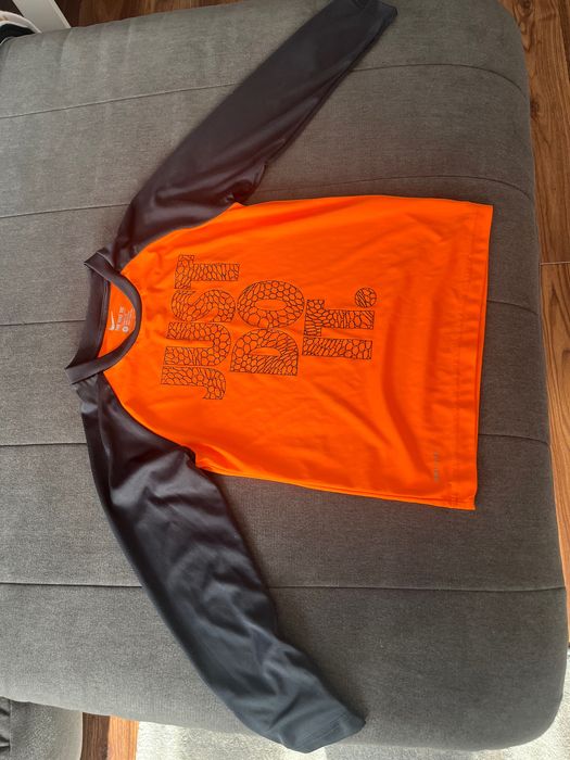 Koszulka nike z długimi rękawami, prawie nieużywana dla małego bramkarza lub na chłodniejszy dzień