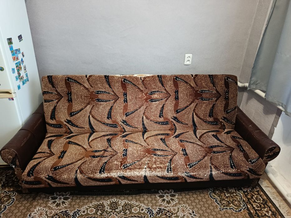 Віддам диван, самовивіз