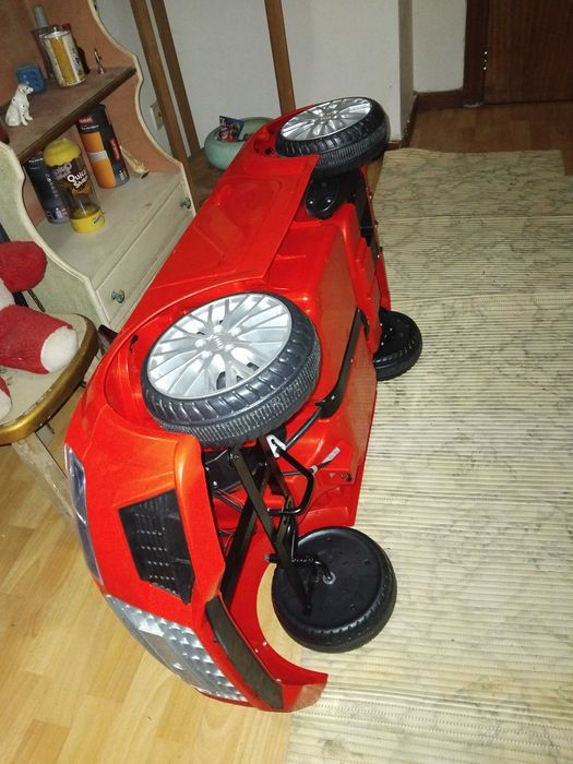 Carrinho de  criança  para desocupar  leia anuncio