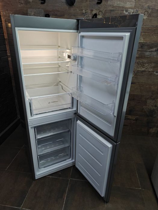 Холодильник Indesit Li7s1w  в новому стані , є доставка