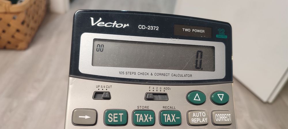 Duży kalkulator Vector CD-2372