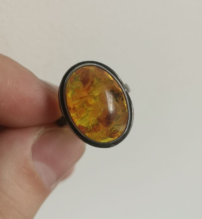 stary dawny srebrny pierścionek z bursztynem srebro 835