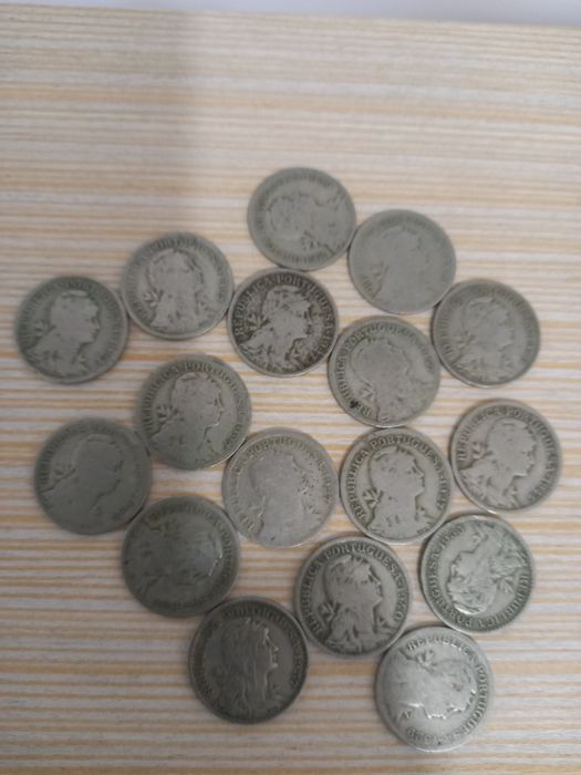 Vendo moedas portuguesas antigas