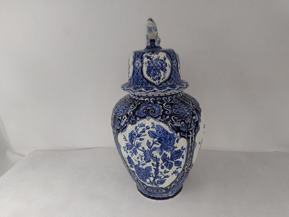 Wazon Delft. Amfora.