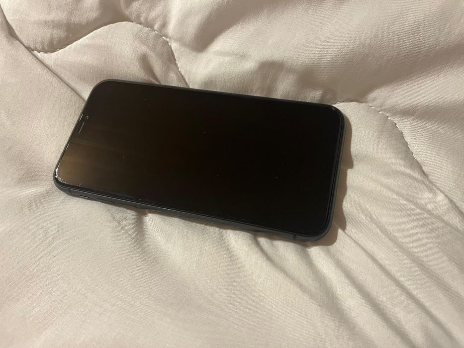Iphone 11 64 gb ciemny