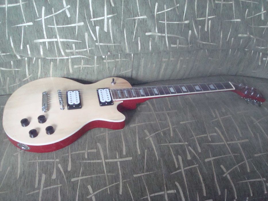 Продам электрогитару