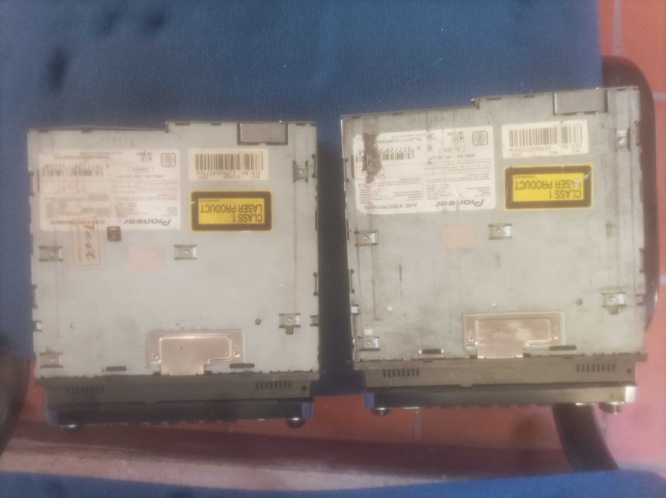 2 Auto radios Pioneer AVIC X1R