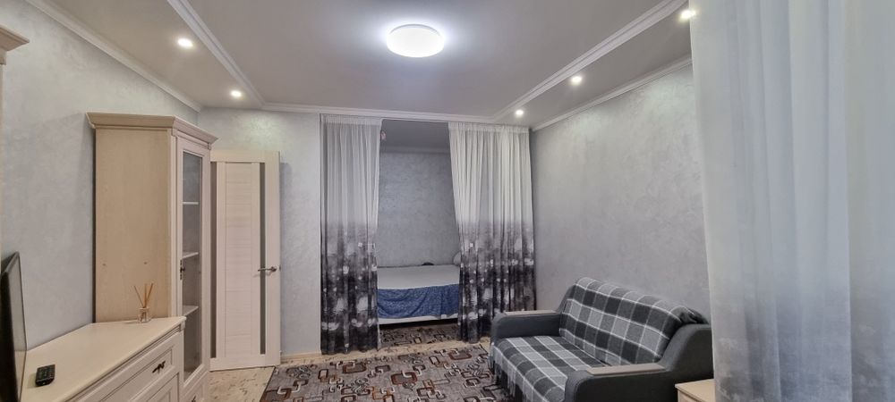 Гарна квартира в Херсоні . Будинок цегла .