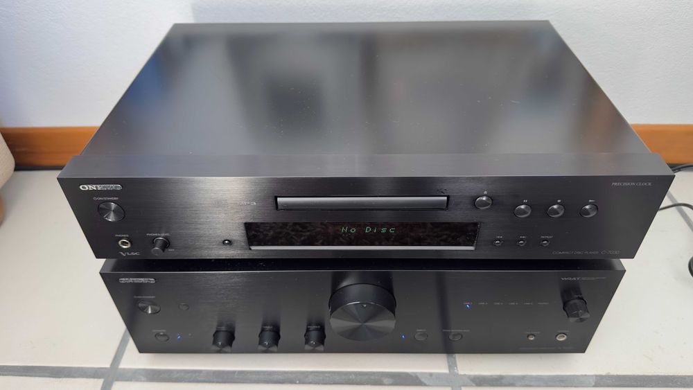 Onkyo leitor CD C 7030 e Onkyo amplificador A 9030 = a novos