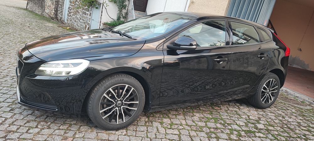 Volvo V40  Momentum — photo 2