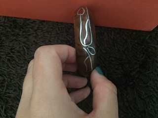 pulseira em madeira pintada a mao