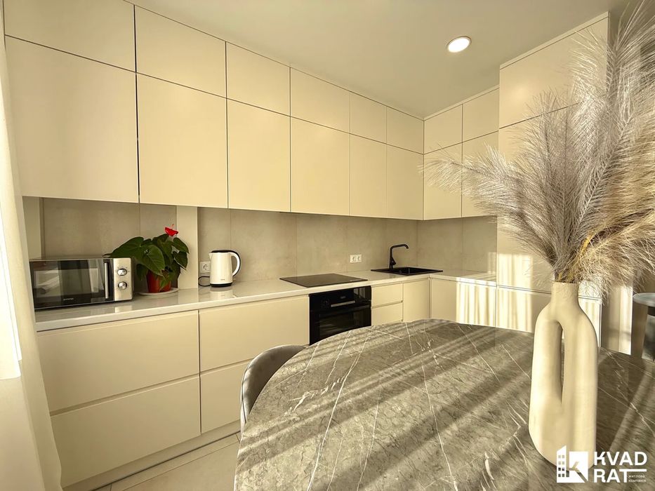 Продаж просторої однокімнатної квартири з ремонтом у Європейське  Сіті