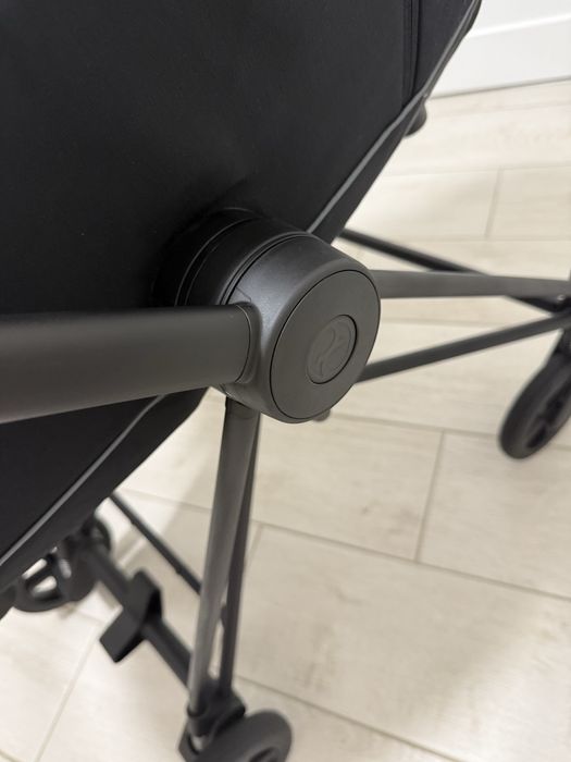 Cybex Mios 2 в 1 Ferrari шасі matt black