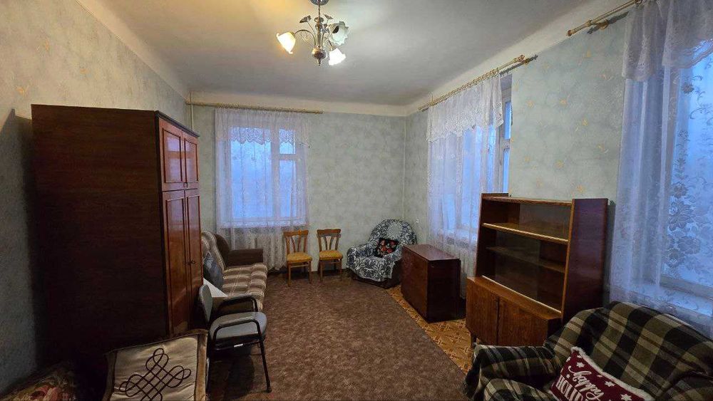 Простора квартира з високими стелями по Вернигори, 3