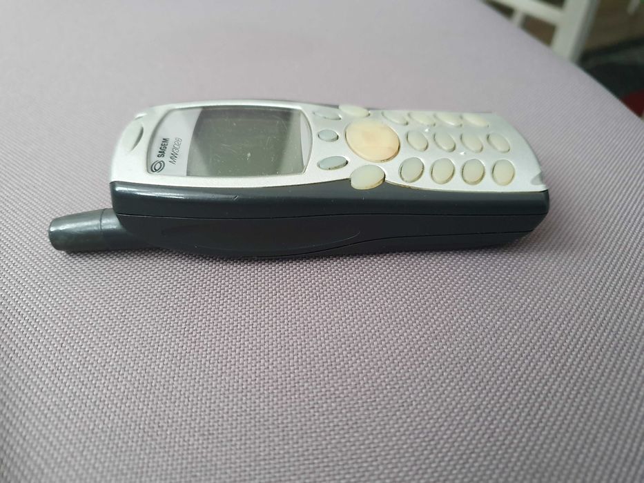 Stary zabytkowy telefon Sagem MW3026