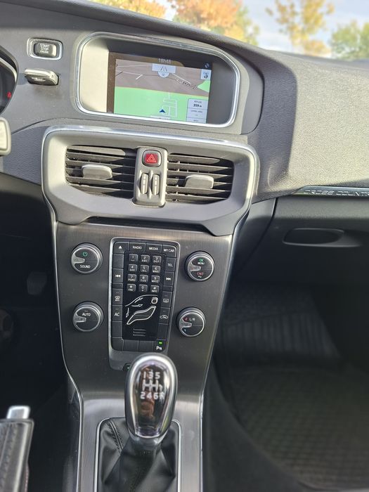 Volvo v40 D4 Cross Country