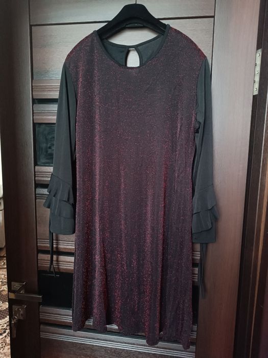 Святкове вечірнє чорне плаття