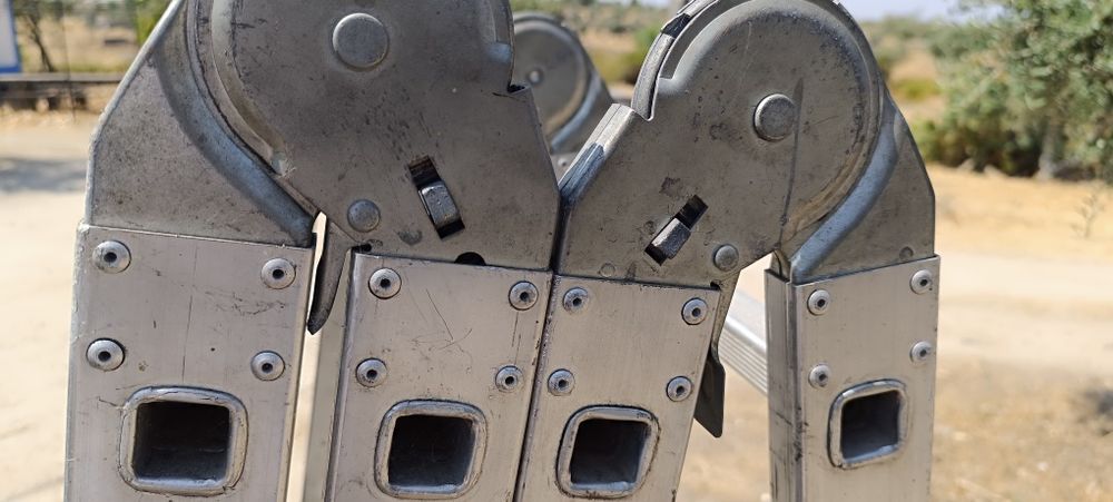 Escadas articuláveis