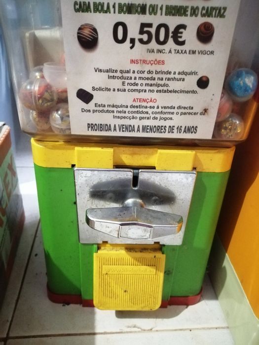 Máquinas vending chocolates brindes