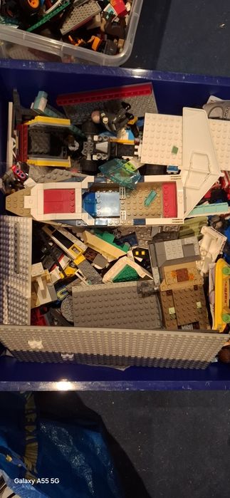 Caixas com diversos Legos