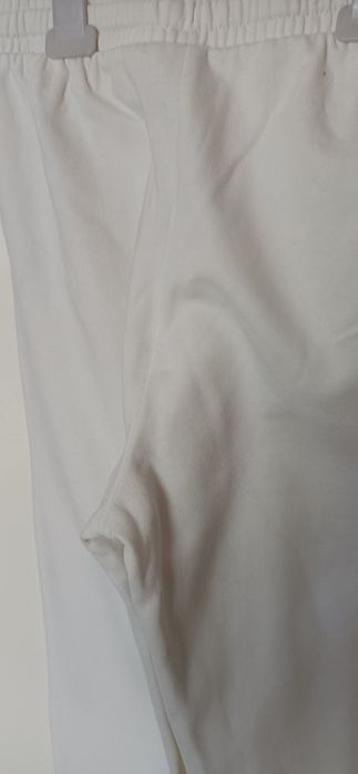 Białe dresy Hello Kitty rozm. 152