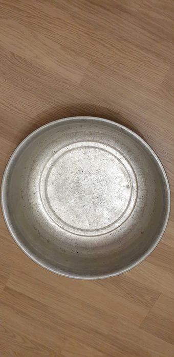 Тазики, алюминевый и эмалированный