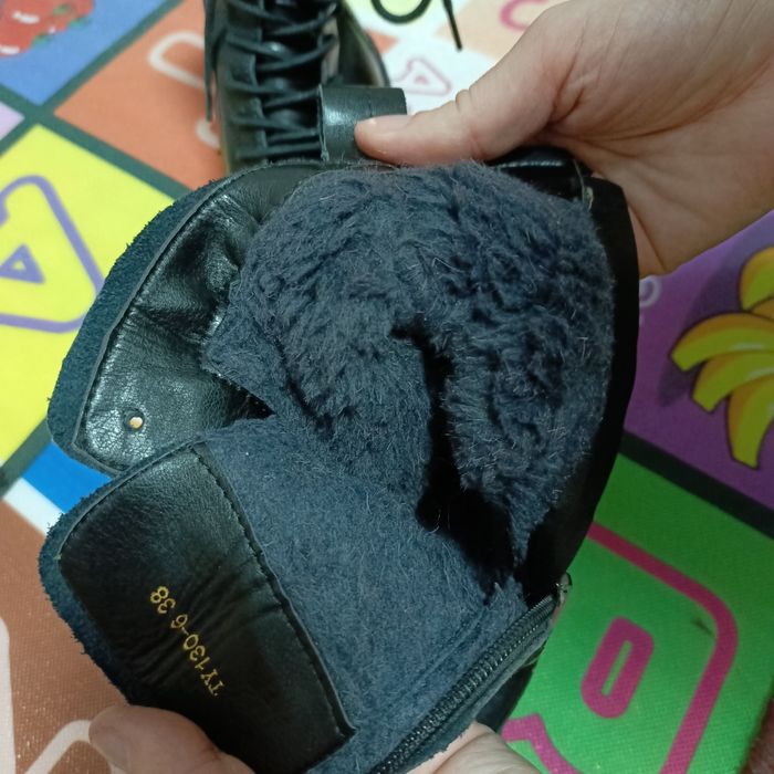 Продаю зимние сапоги