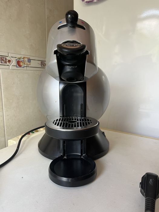 Máquina de Café Dolce Gusto em Excelente Estado + Oferta de Cápsulas