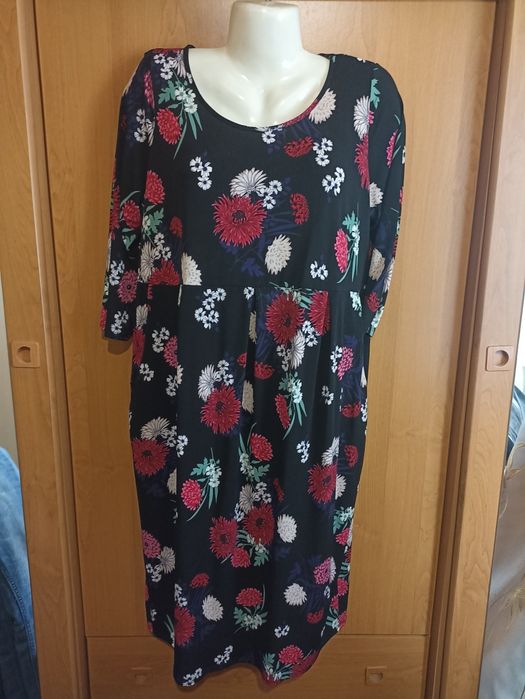 Платья разные 50- 52