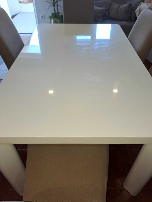Mesa de cozinha 6 Cadeiras alto brilho