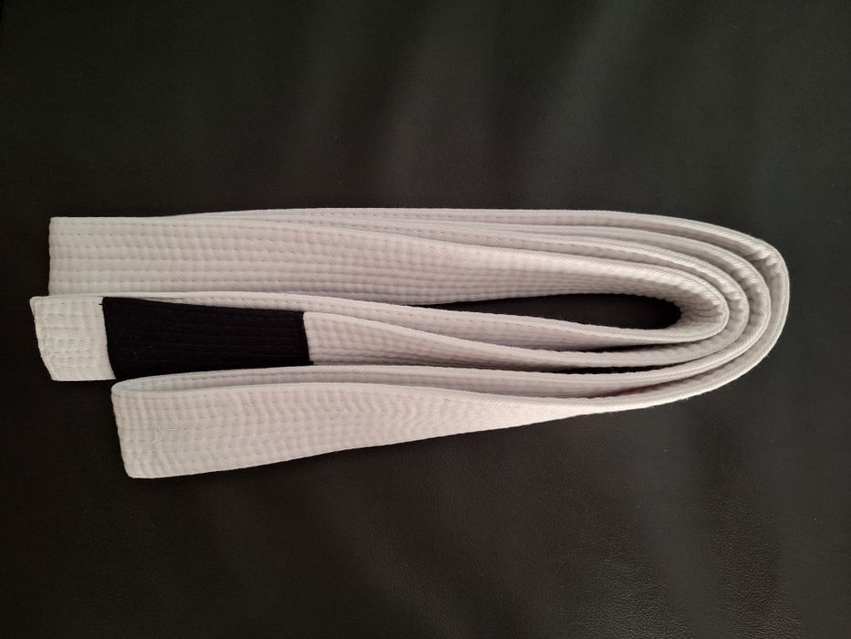 Cinto Branco Jiu-Jitsu Brasileiro (BJJ) Tatami – Tamanho A1 (Novo)