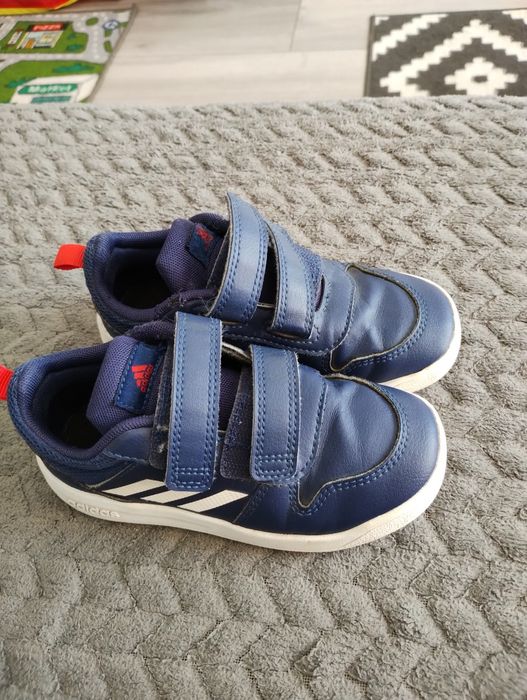 Buty chłopięce adidas 26,5 rozmiar