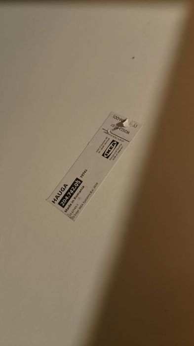 Cama IKEA com cabeceira, estofada, e dois gavetões