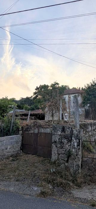 VENDO EM BALUGÃES casa rustica para recuperar