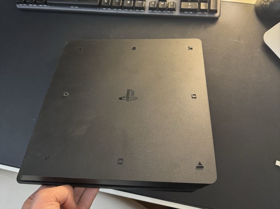 PlayStation 4 - 1Tb Preta