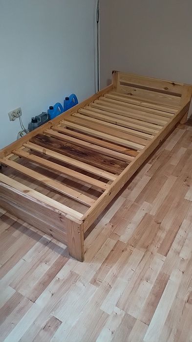 Łóżko 90x200 z materacem