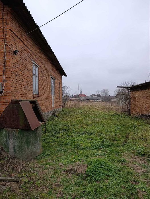 Продаж двох будинків в с. Залуква