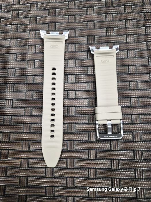 100% Oryginalne Pasek Samsung Hybrid do Galaxy Watch 8 (S/M/L) 
Pasek