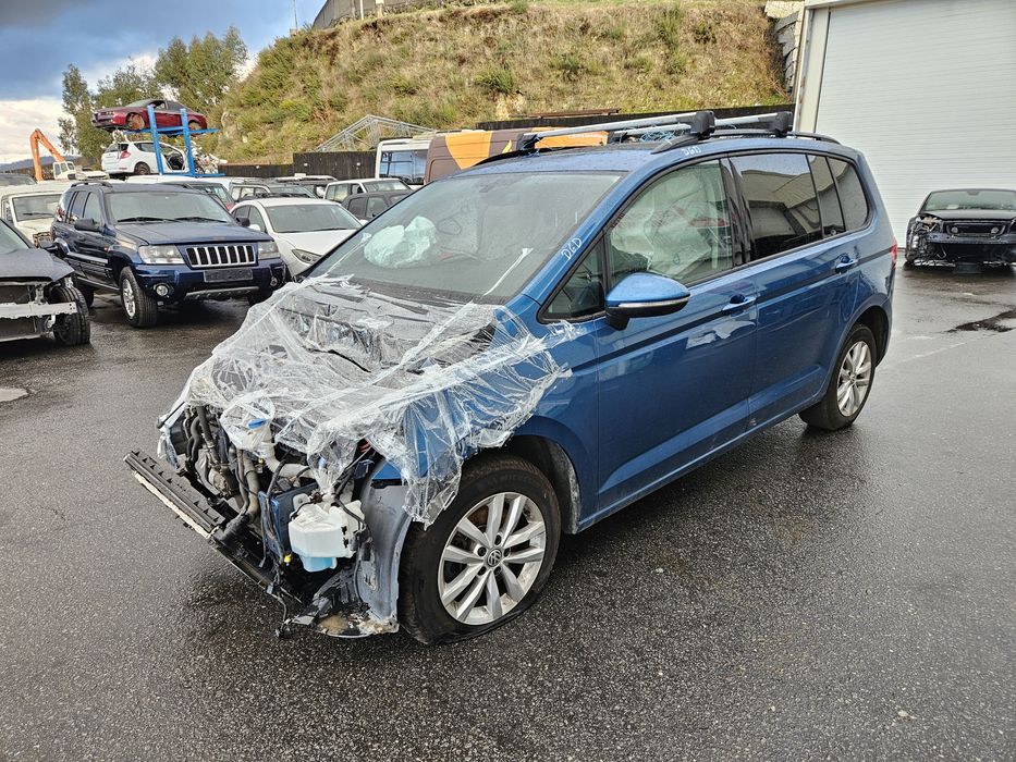 Volkswagen Touran 1.6 TDi de 2016 para peças