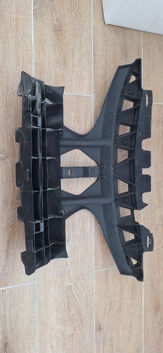 Підсилювач переднього бампера Renault Megan 2