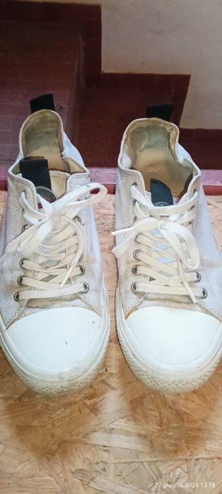 Trampki marki Guess rozmiar 40 okazja !