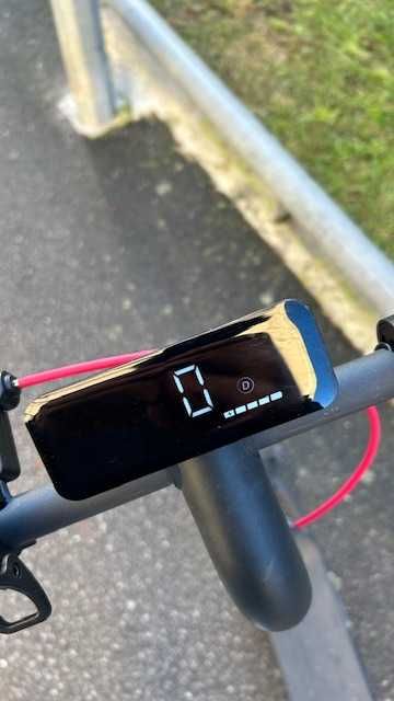 Trotinete NAVEE Electric Scooter V25-P