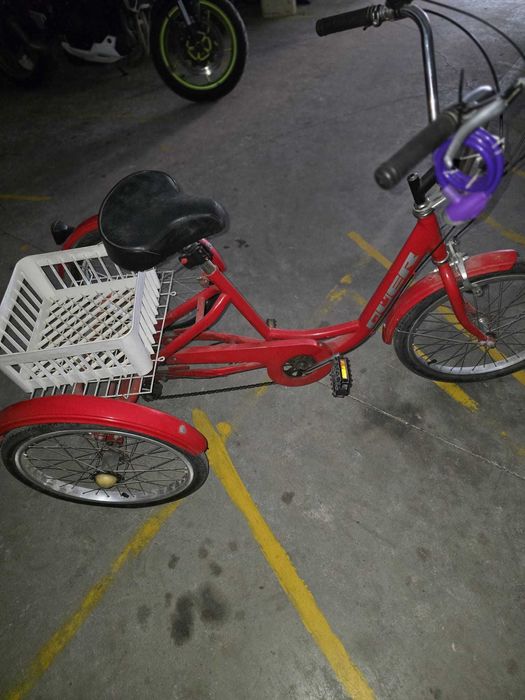 vendo bicicleta de 3 rodss como nova