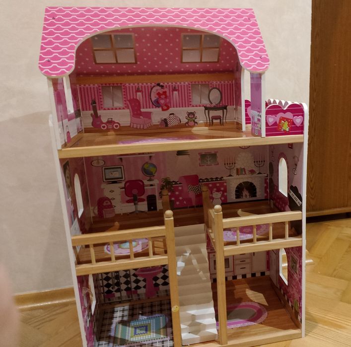 Duży domek dla lalek