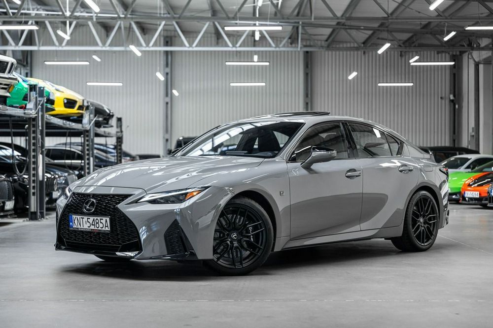Lexus IS
