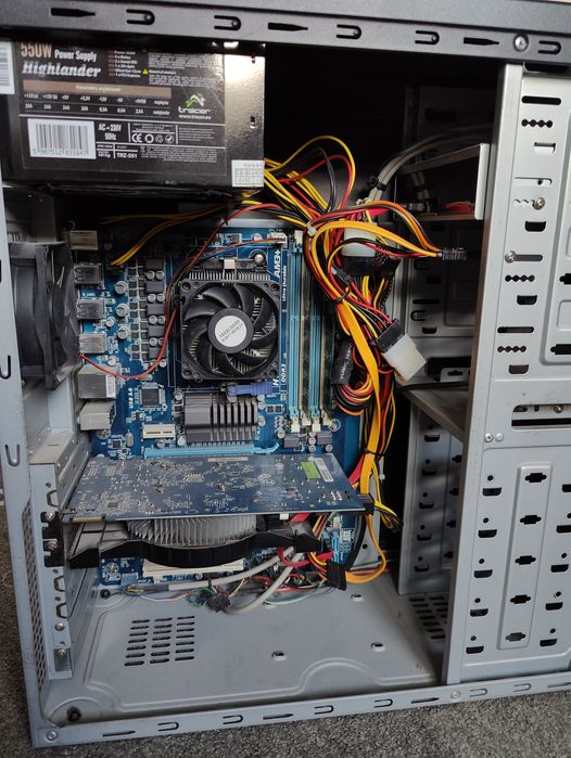Komputer PC AMD Phenom II X6 1045T | 8GB RAM | SSD 120GB | Radeon HD 7700 | Windows 10